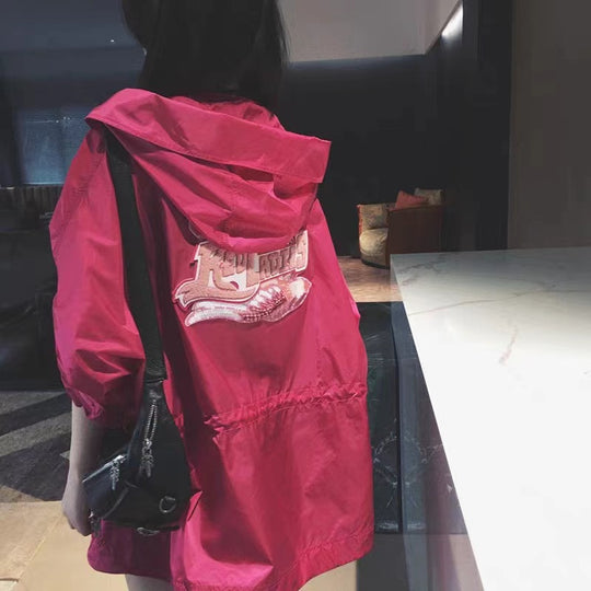 Damen Modische Übergangsjacke mit Kapuze und praktischen Taschen Shop Nory
