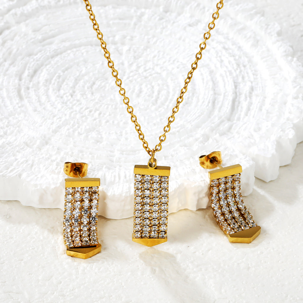 Damen Schmuckset mit elegantem Kristallanhänger und passenden Ohrsteckern Shop Nory