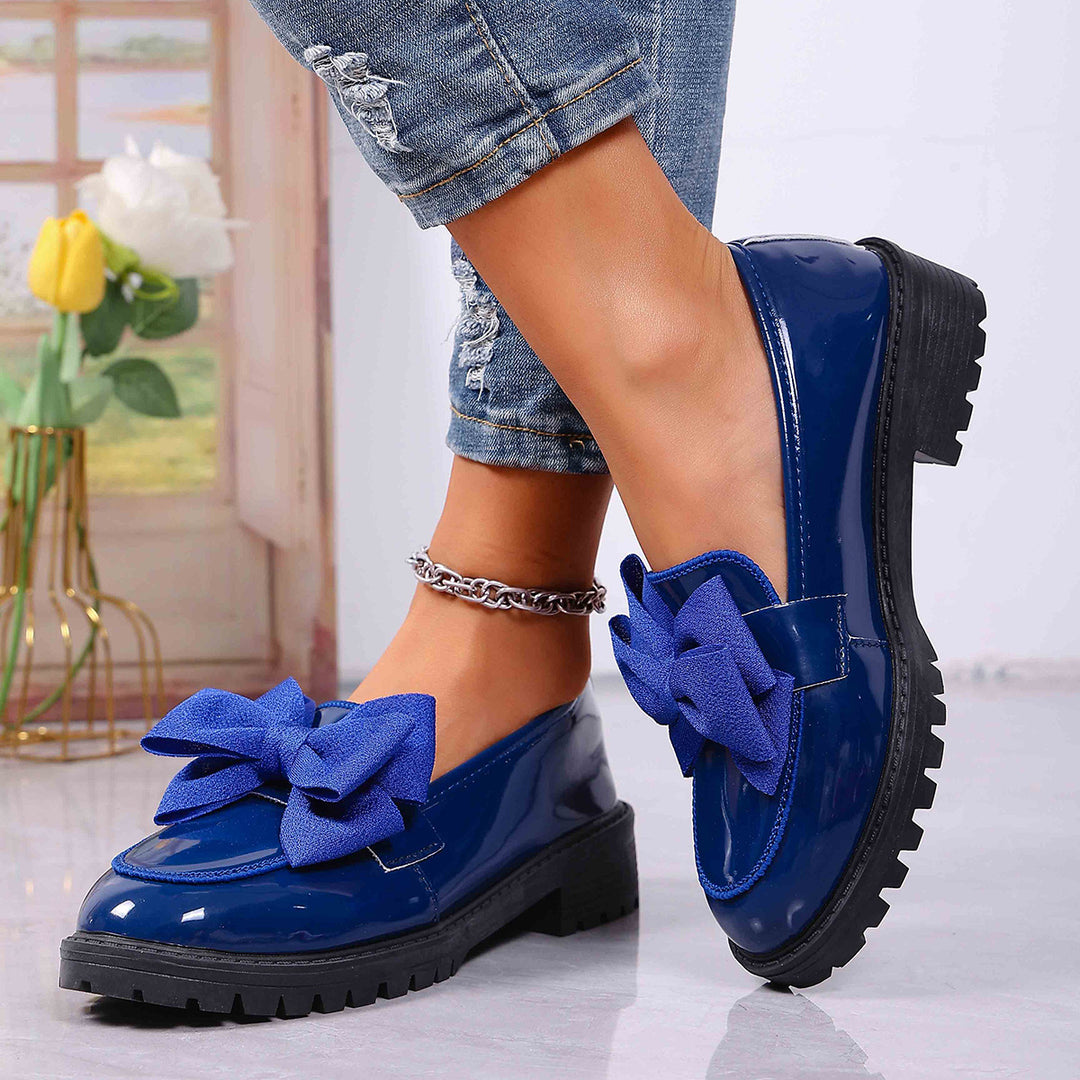 Damen Plateau-Loafer aus Lackimitat mit profilierter Gummisohle und Zierschleife Shop Nory
