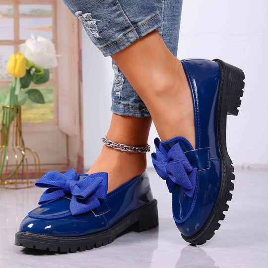 Damen Plateau-Loafer aus Lackimitat mit profilierter Gummisohle und Zierschleife Shop Nory