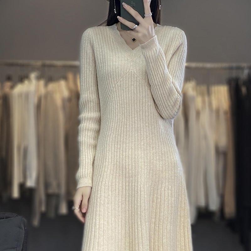 Damen Langes geripptes Strickmidikleid mit taillierter Silhouette und A‑Linien-Rock Shop Nory