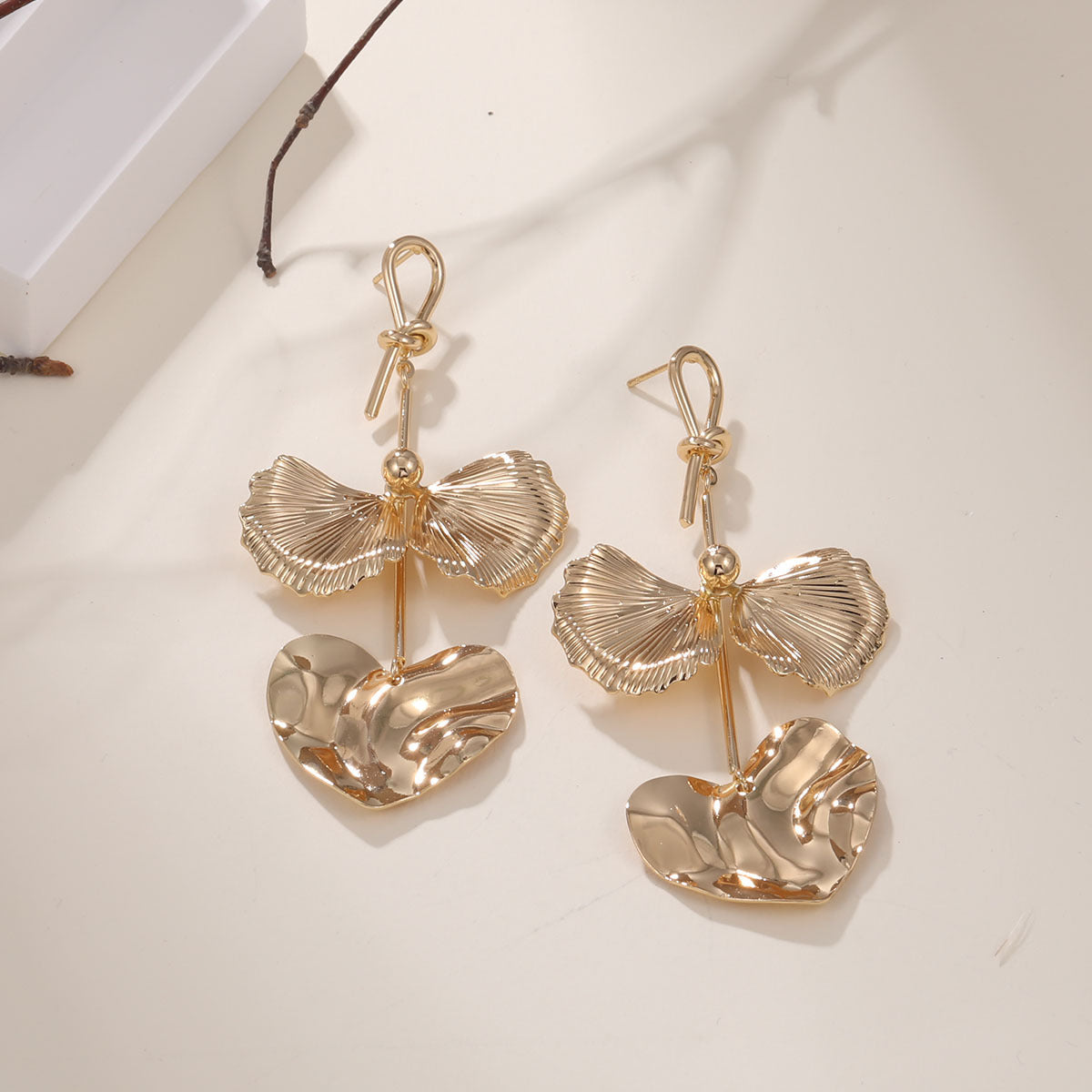Damen Ohrringe im eleganten Blumen-Design Shop Nory