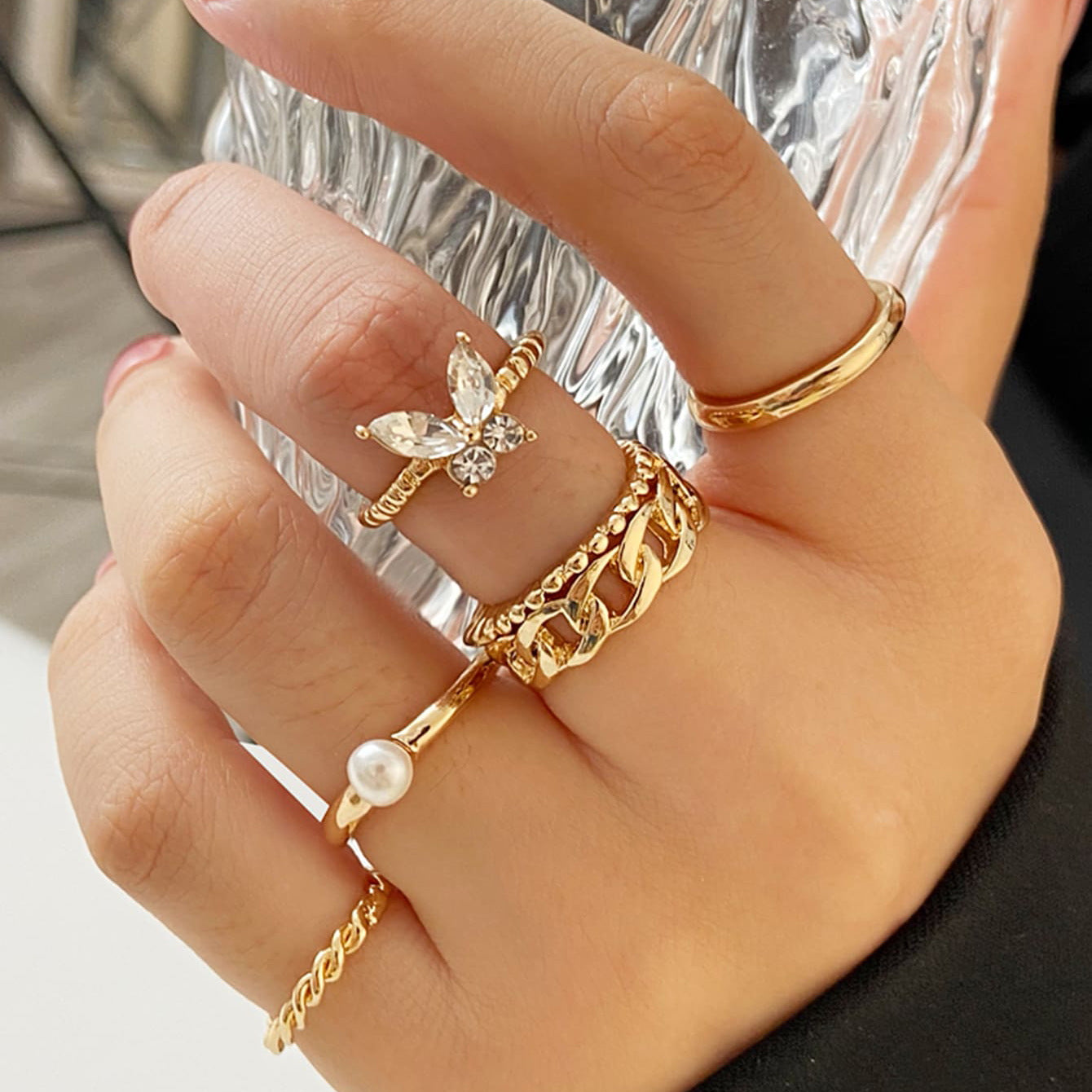 Damen Ring-Set mit elegantem Schmetterlingsdesign und luxuriösen Akzenten Shop Nory