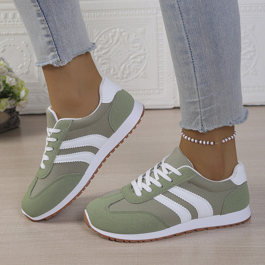 Damen Sneakers im sportlichen Retro-Stil mit atmungsaktiver Oberflächenstruktur