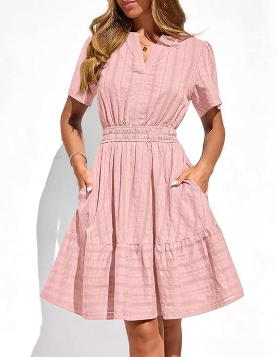 Damen Tailliertes Stufen-Midikleid mit Smokbund, V‑Ausschnitt und Eingrifftaschen Shop Nory