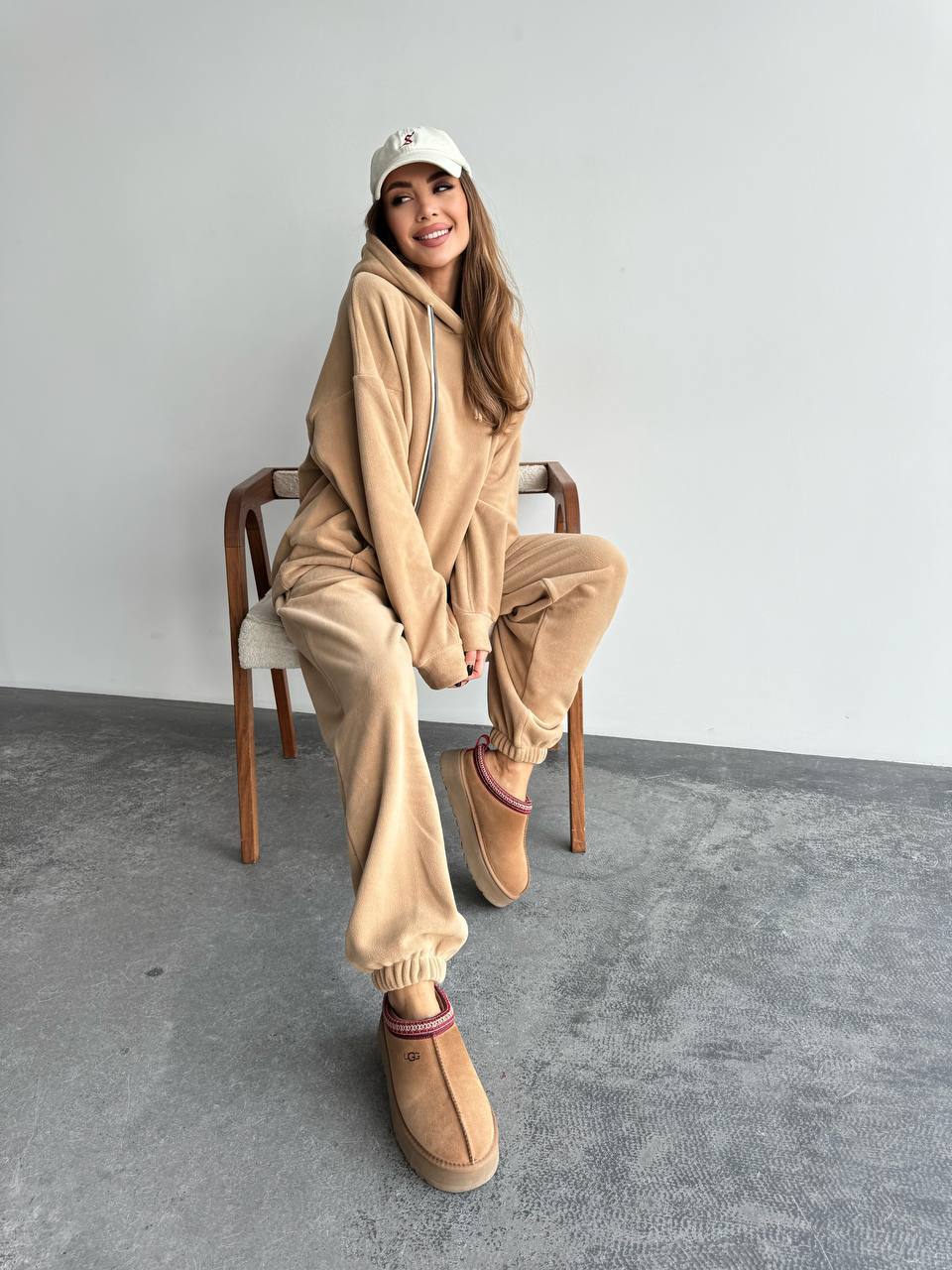 Damen Oversize-Fleece-Hoodie mit Kapuze und taillierter Tapered-Jogginghose Shop Nory
