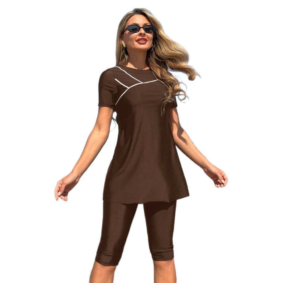 Damen Sportliches Badeset mit kurzem Oberteil und Leggings