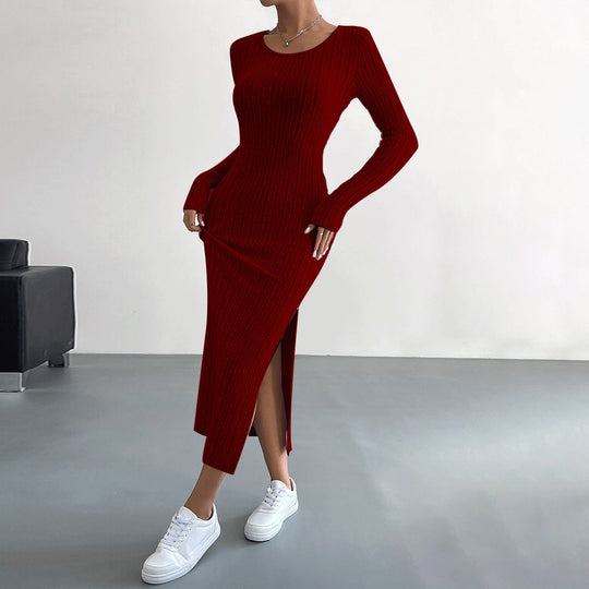 Damen figurbetontes Rippenstrick-Midikleid mit schmaler Silhouette, Rundhalsausschnitt und seitlichem Oberschenkelschlitz Shop Nory