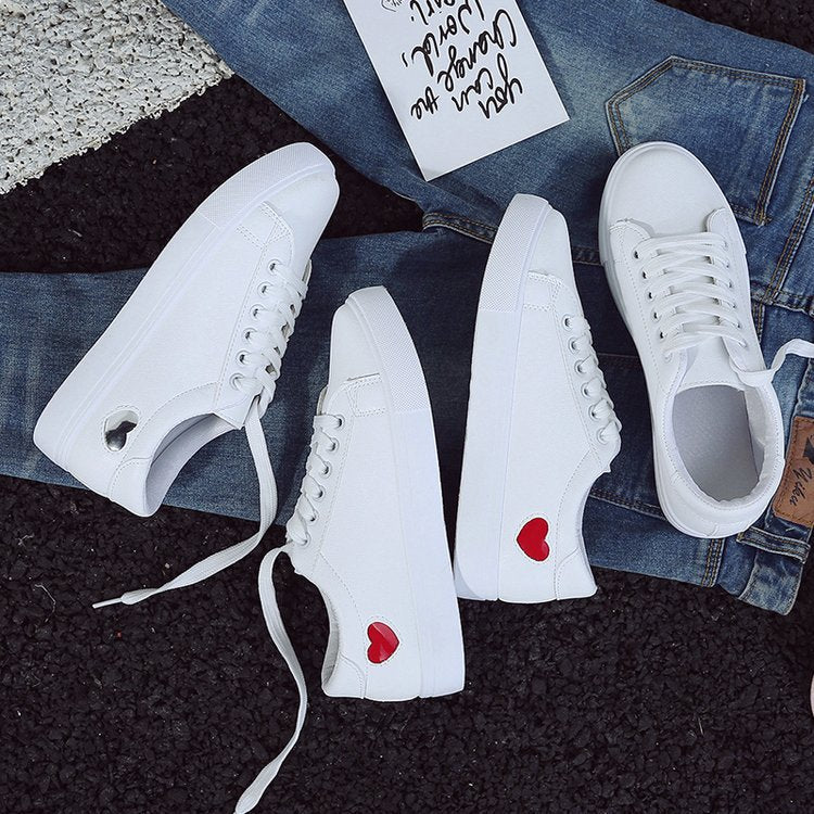 Damen Minimalistische Low-Top Sneaker mit glatter Kunstlederoptik und komfortabler Gummisohle Shop Nory