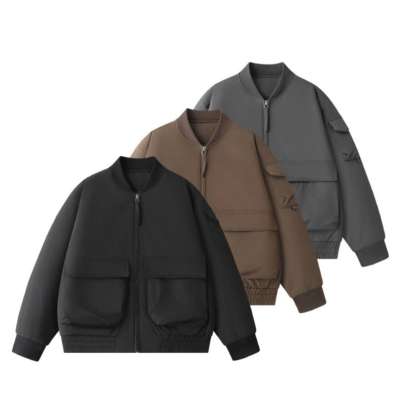 Unisex Kurz geschnittene Utility-Bomberjacke mit großen Fronttaschen und Ärmel-Organizer Shop Nory