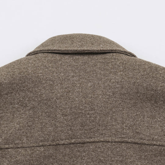 Damen Kurzjacke mit Ballonärmeln, weitem Hemdkragen und elastischem Saum Shop Nory