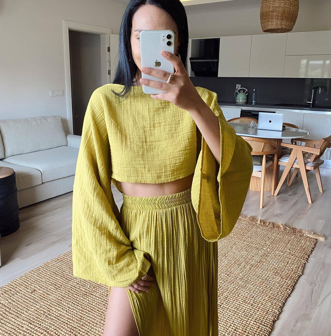 Damen luftiges Set aus cropped Oberteil und hoch geschnittenem Rock