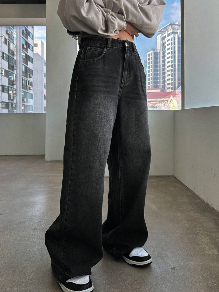 Damen Weite Jeanshose im modernem Schnitt mit elegantem Design