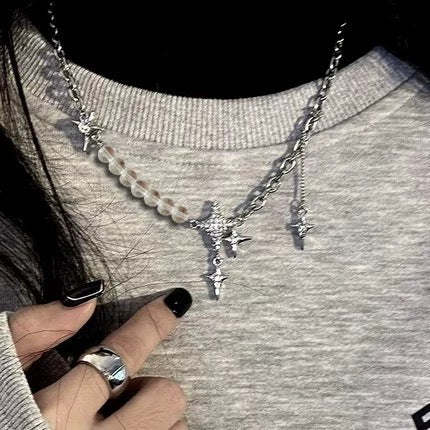 Damen Kette mit kombiniertem Design aus Perlen und Anhängern Shop Nory