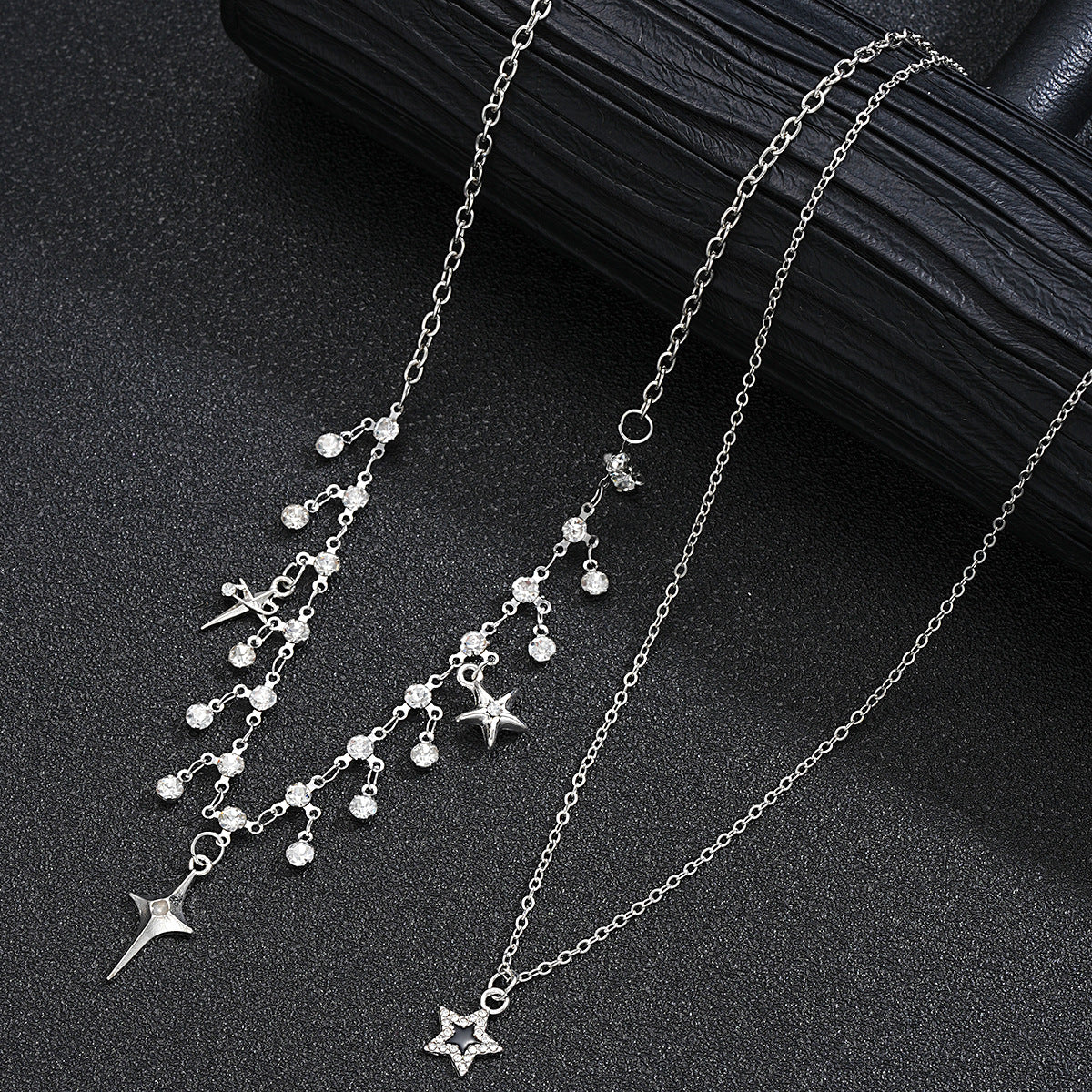 Damen Halskette mit elegantem Sternenanhänger und funkelnden Kristallakzenten Shop Nory