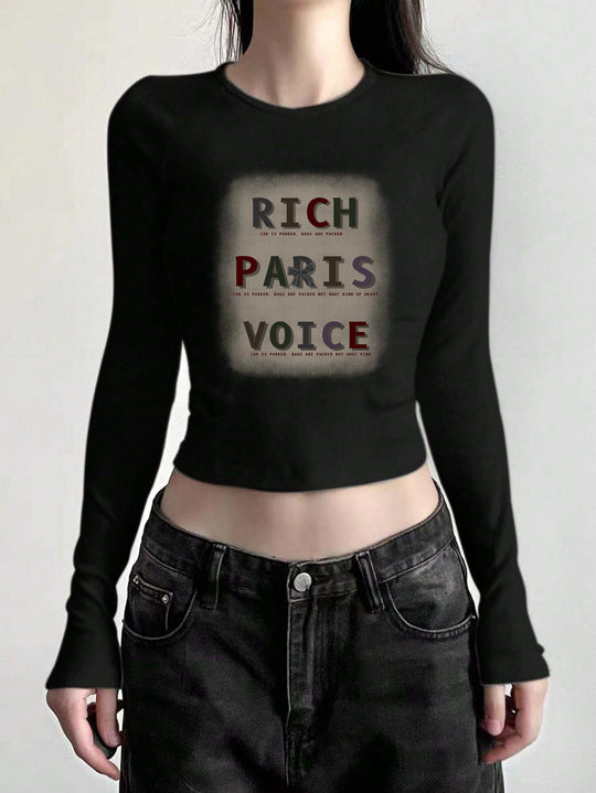 Damen nan figurbetontes langärmeliges Cropped-Shirt mit fotorealistischer Lippen-Collage und schmaler Passform Shop Nory