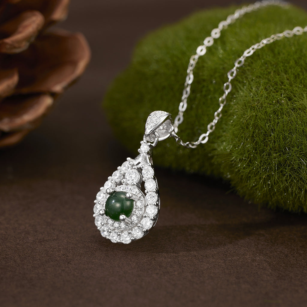 Damen exquisite Halskette mit grünem Jade-Anhänger und funkelnden Kristallen Shop Nory