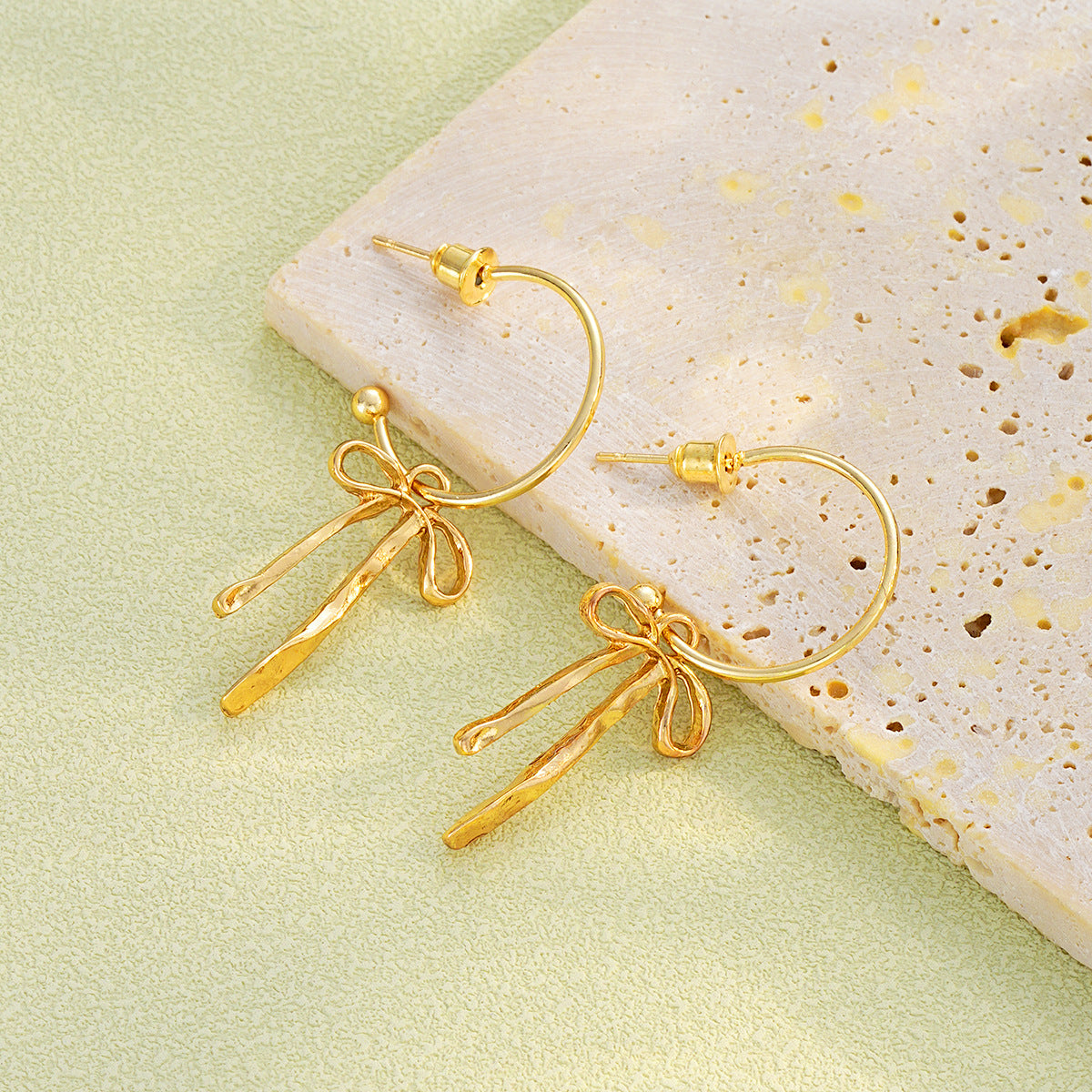 Damen Ohrringe mit elegantem, floralen Design Shop Nory