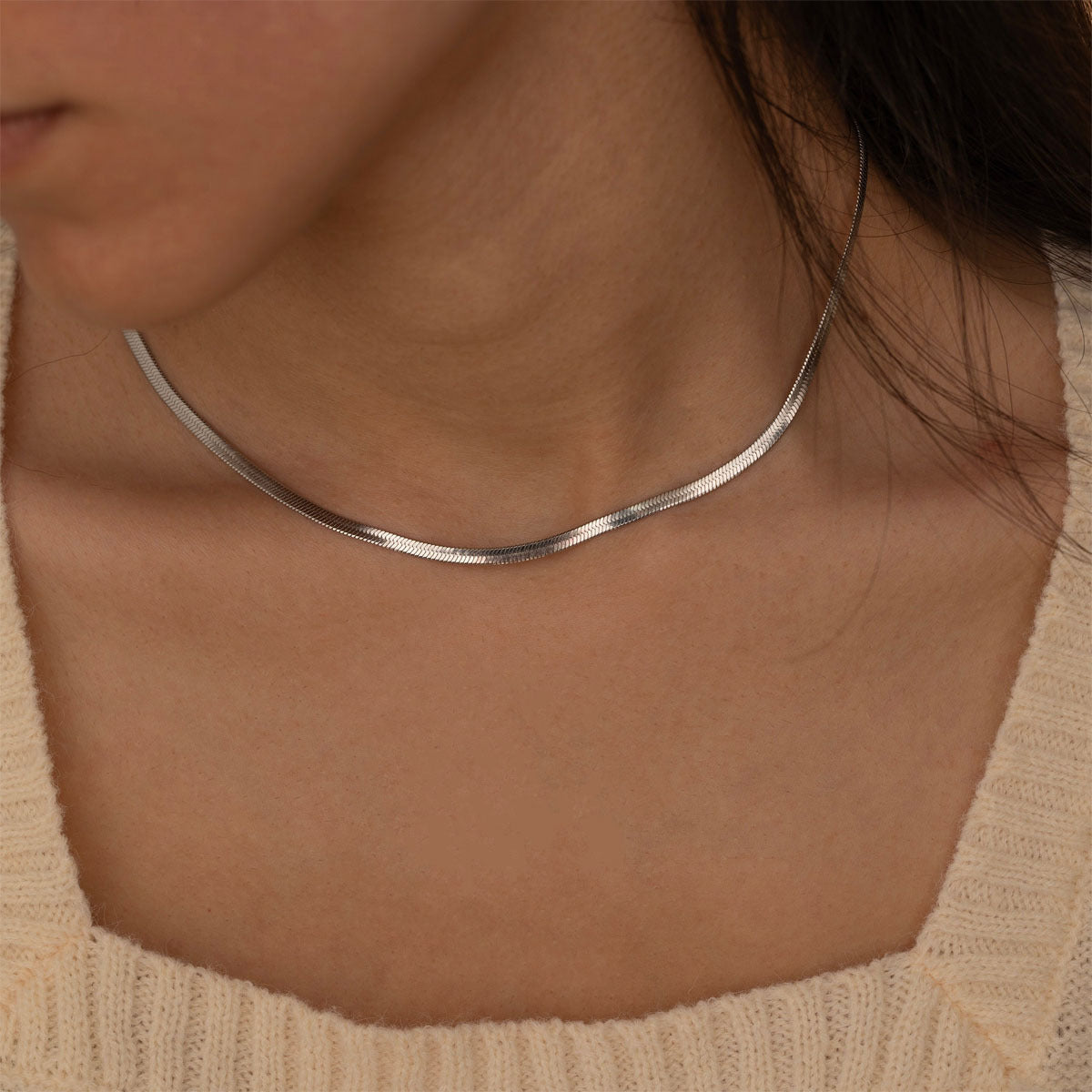 Damen elegante Halskette mit geschwungenem Design Shop Nory