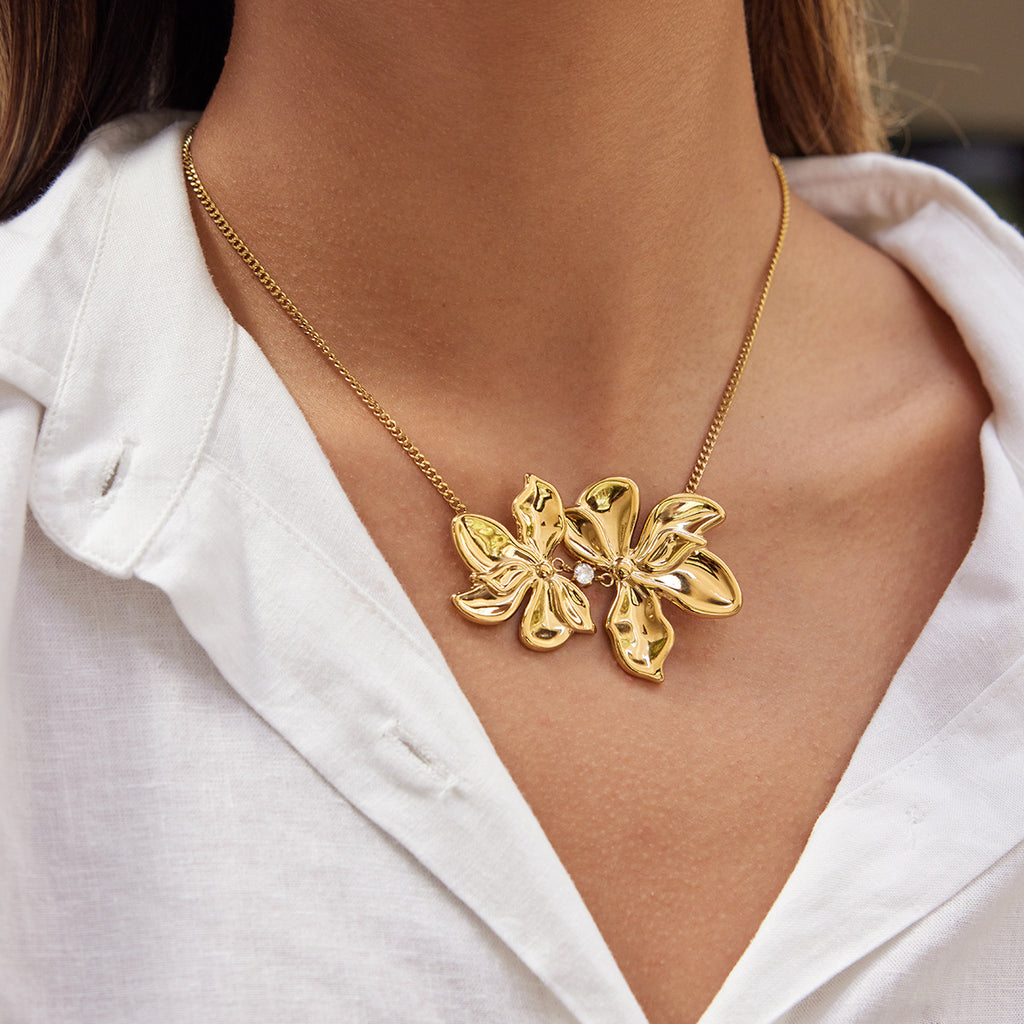 Damen Halskette mit elegantem Blumenanhänger aus hypoallergenem Edelstahl Shop Nory