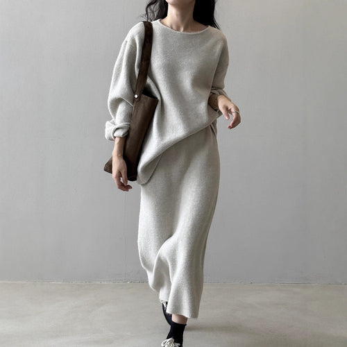Damen Kuscheliges Strick-Set Oversize-Pullover mit weitem Rundhalsausschnitt und Midirock Shop Nory