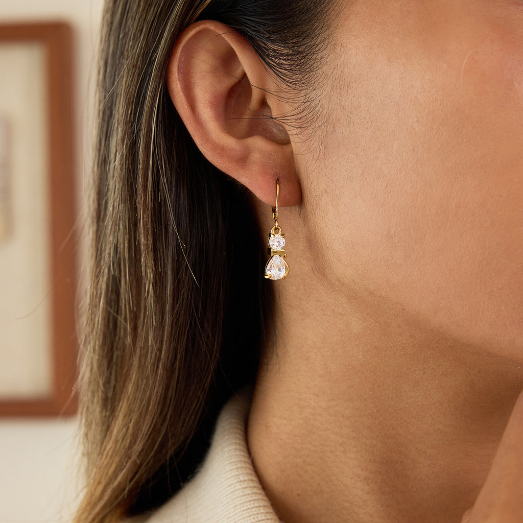 Damen Ohrhänger mit elegantem Katzenmotiv und funkelnden Kristallen Shop Nory