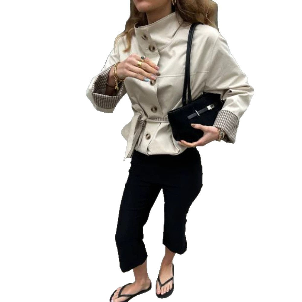 Damen Kurze taillierte Lederimitat-Jacke mit Stehkragen, Karo-Bündchen & Bindegürtel Shop Nory