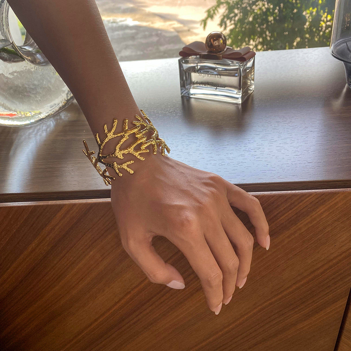 Damen Offenes Armband im modernen Korallendesign aus hypoallergenem Edelstahl Shop Nory