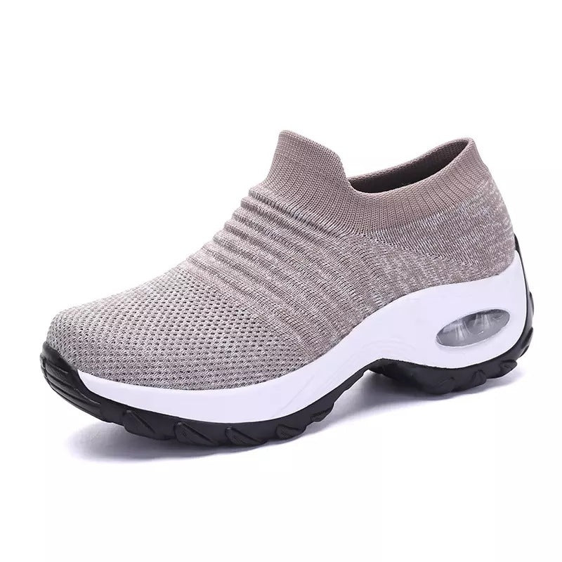 Damen Slip-On Strick-Sneaker mit sockenähnlichem Schaft und Luftkissen-Plateausohle Shopy Nory
