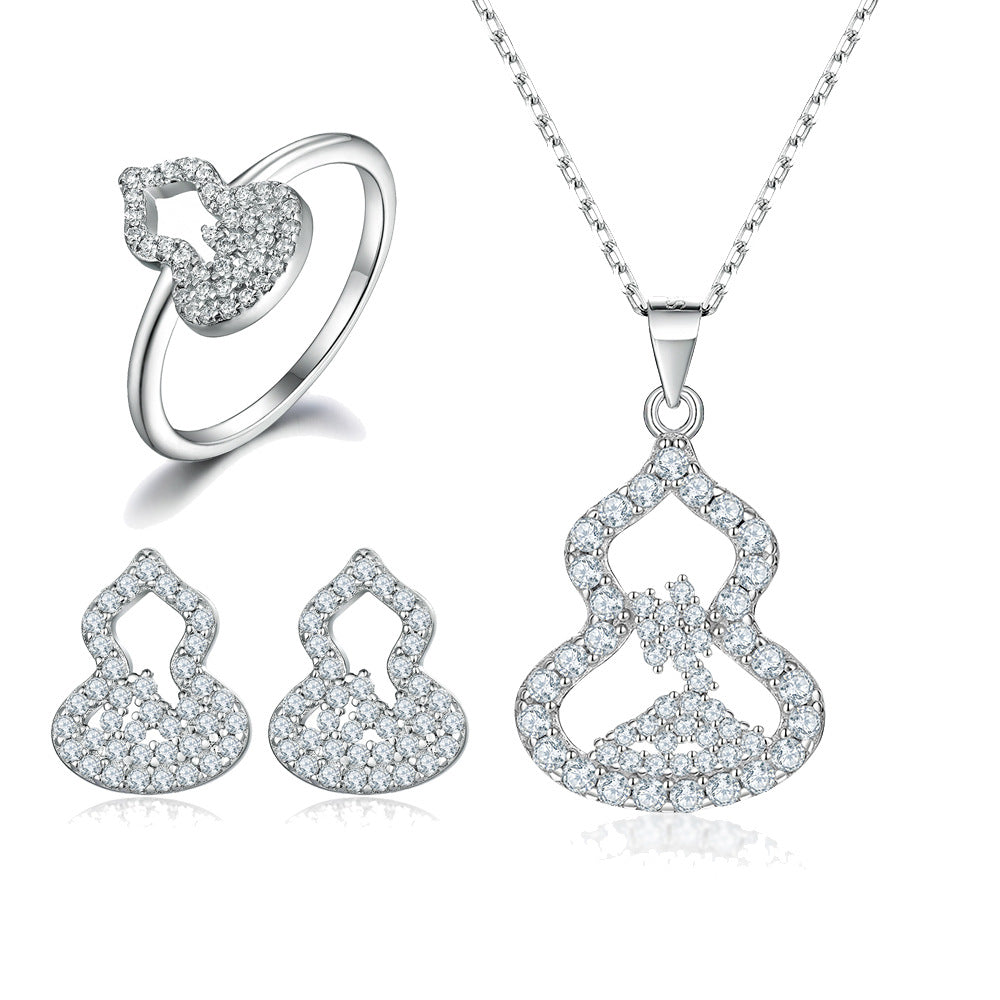 Damen Halskette mit exquisitem Anhänger-Design und funkelnden Kristallen Shop Nory