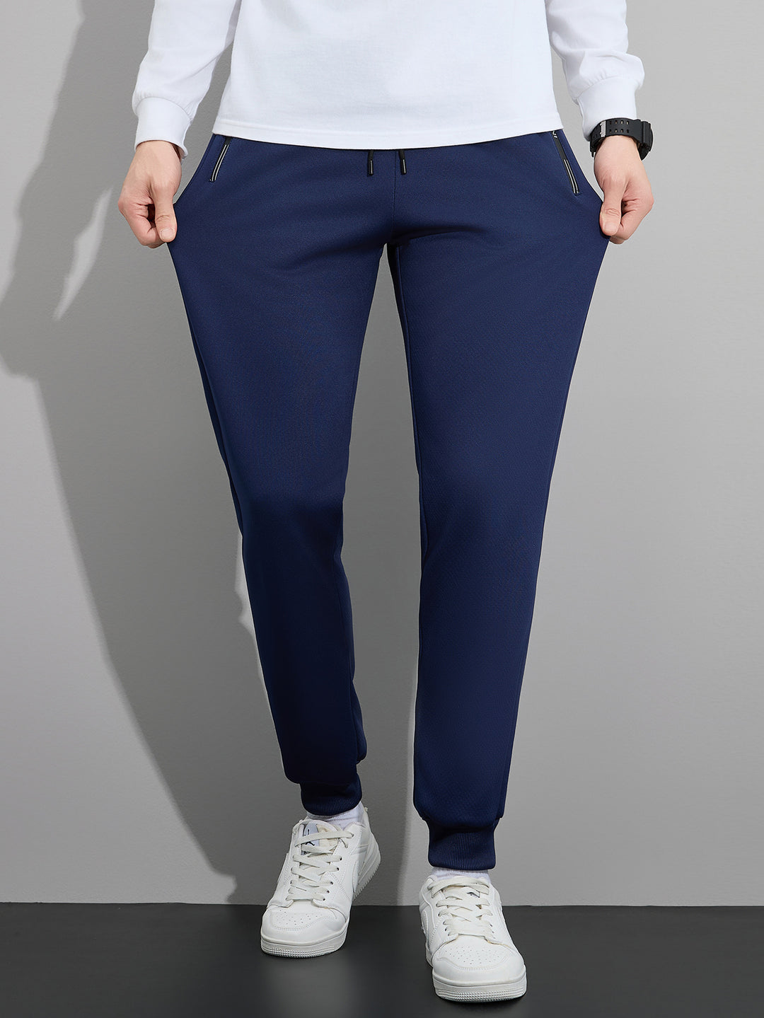 Herren Tapered Performance-Jogginghose mit elastischem Bund, Reißverschlusstaschen & gerippten Beinbündchen Shop Nory