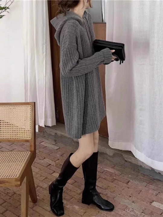 Damen Strick‑Kapuzenkleid mit gerippter Struktur und oversized Silhouette Shop Nory