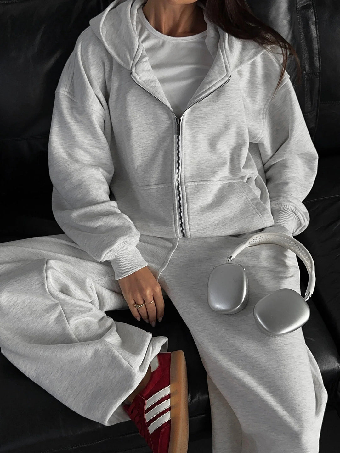 Damen lässiges Zip-Lounge-Set mit übergroßer Kapuzenjacke und taillierter Relax-Jogginghose Shop Nory