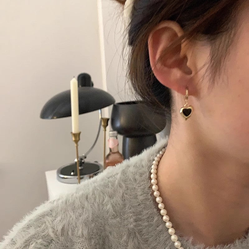 Damen Ohrhänger mit herzförmigem Design und schwarzem Stein Shop Nory