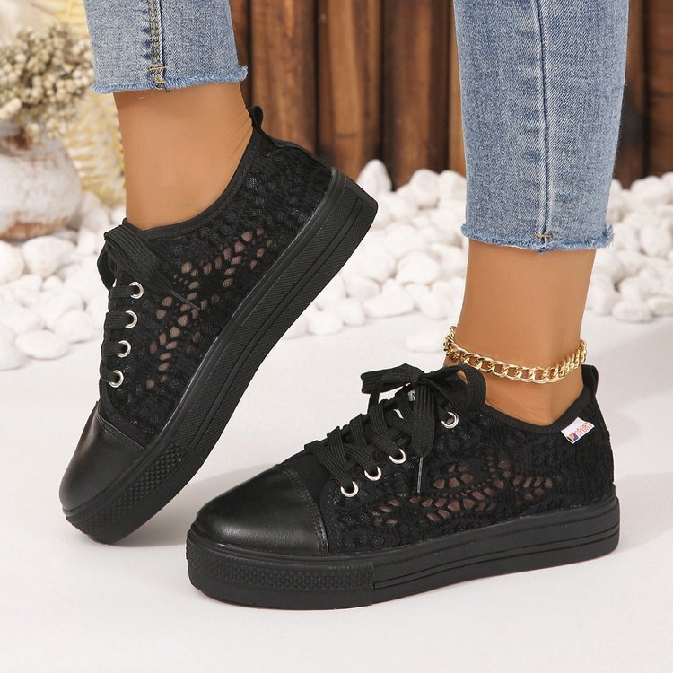 Damen Sneakers mit filigranem Spitzenmuster und rutschfester Sohle