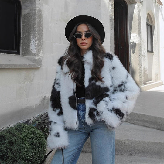 Damen Kurz geschnittener Faux‑Fur‑Bomber mit Fleckenmuster Shop Nory