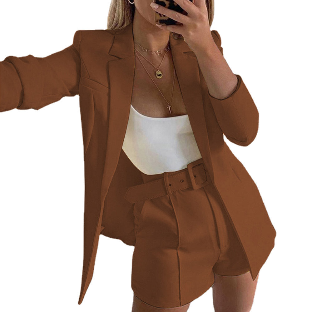 Damen Zweiteiliges maßgeschneidertes Blazer‑Set mit hochtaillierten Shorts und Gürtel Shop Nory