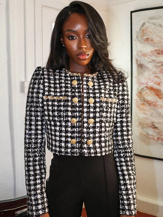 Damen Kurzer Bouclé‑Tweed‑Blazer mit kastiger Silhouette, strukturierter Schulter und goldfarbenen Zierknöpfen Shop Nory