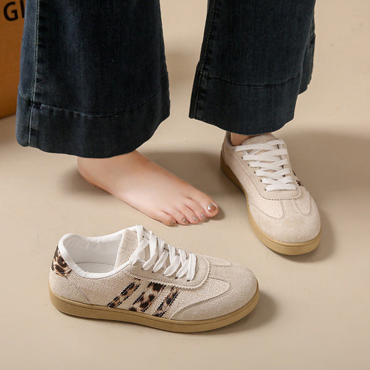 Damen Sneakers aus Wildleder mit modischem Leopardenmuster