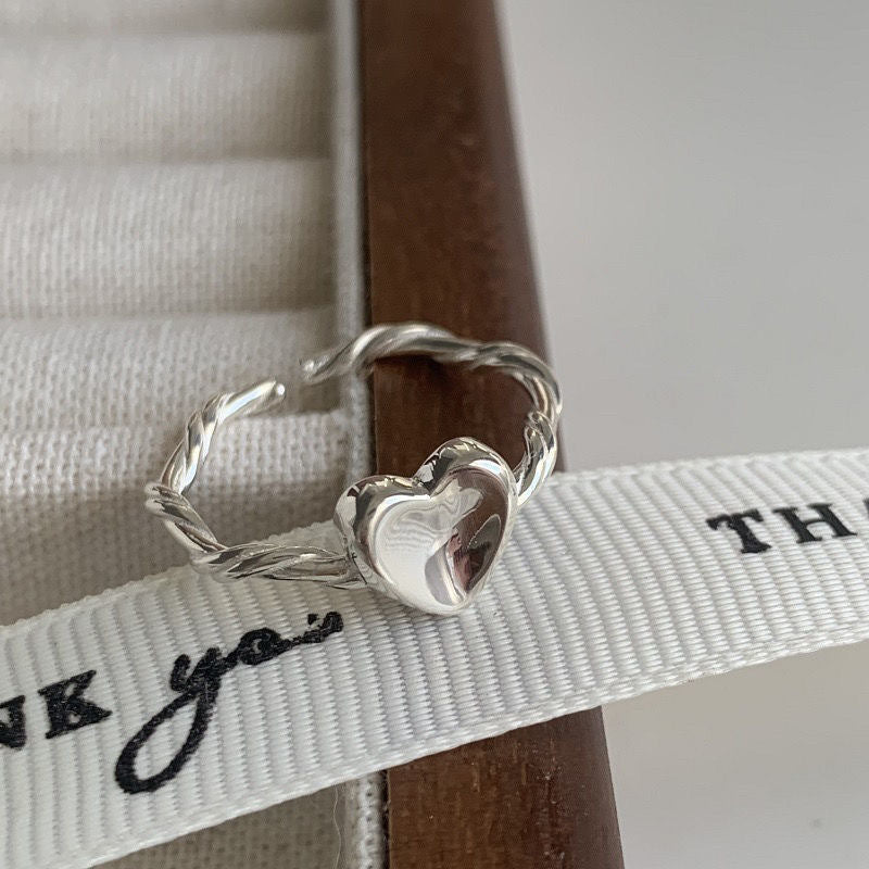 Damen Ring mit verspieltem Herzdesign und eleganten Details Shop Nory
