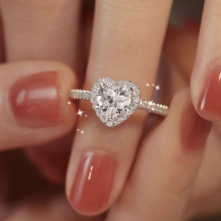 Damen zierlicher Ring mit herzförmigem Stein und funkelnden Akzenten Shop Nory