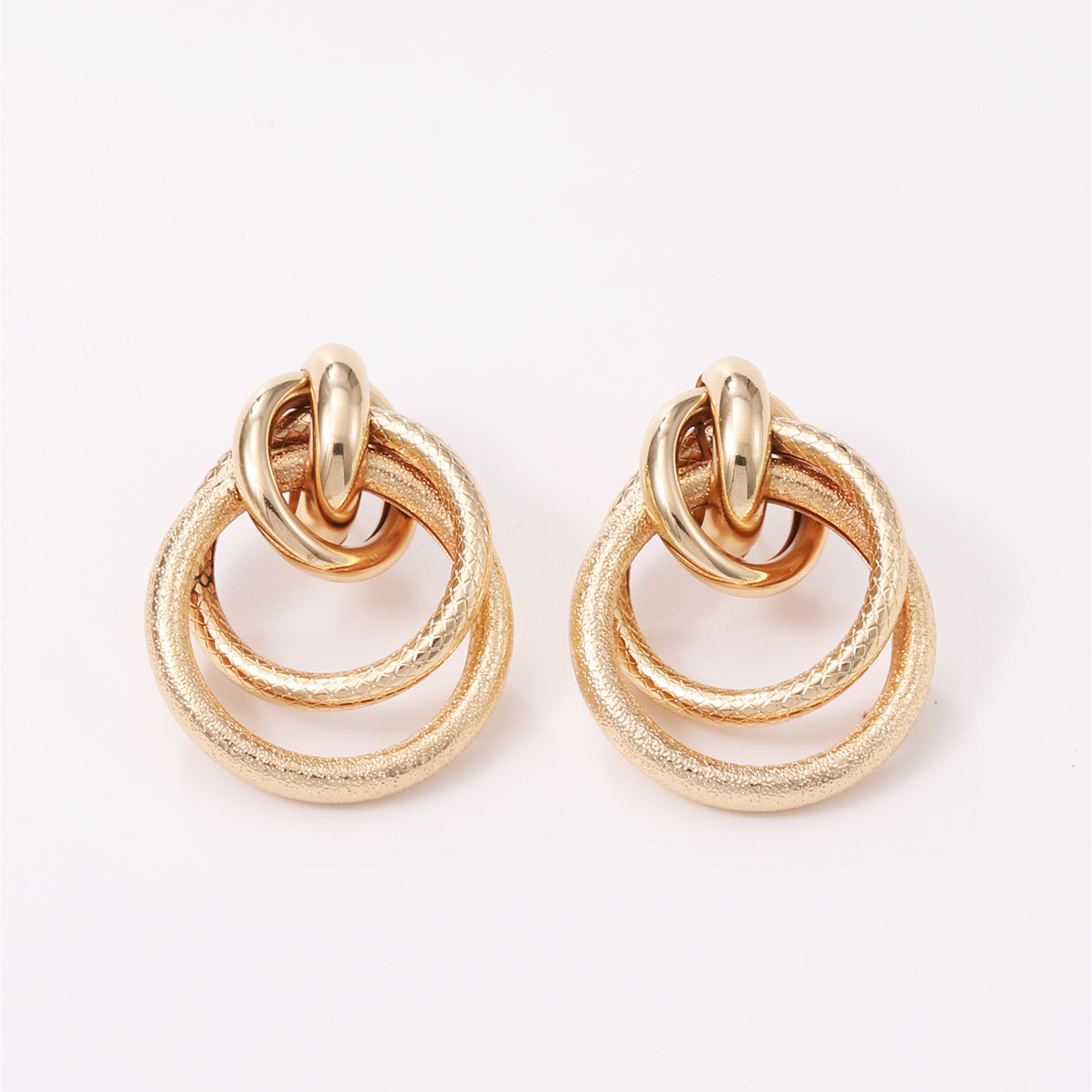 Damen Hängende Ohrringe mit elegantem, geschwungenem Ringdesign Shop Nory