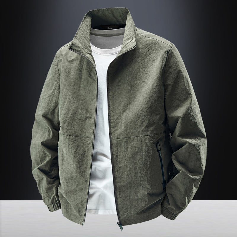 Herren Minimalistische Funktionsjacke mit Stehkragen, atmungsaktivem Meshfutter und wasserabweisenden Reißverschlüssen Shop Nory