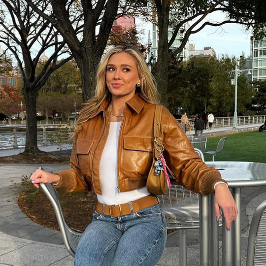 Damen Kurze Lederoptik-Blousonjacke mit großen Pattentaschen und geripptem Bund Shop Nory