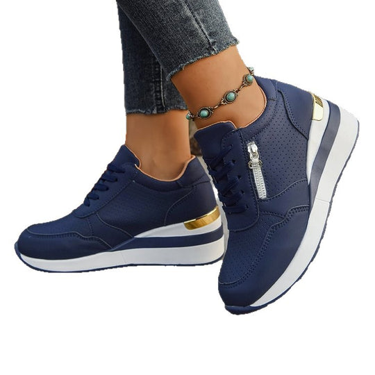 Damen Keil-Sneaker mit seitlichem Reißverschluss, perforiertem Obermaterial und ergonomischem Plateau-Fußbett Shop Nory