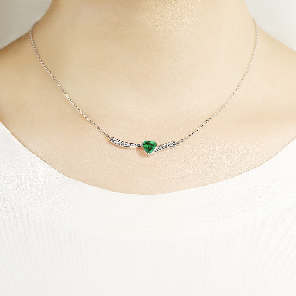 Damen Halskette mit Herzanhänger und funkelnden Zirkonia-Details Shop Nory