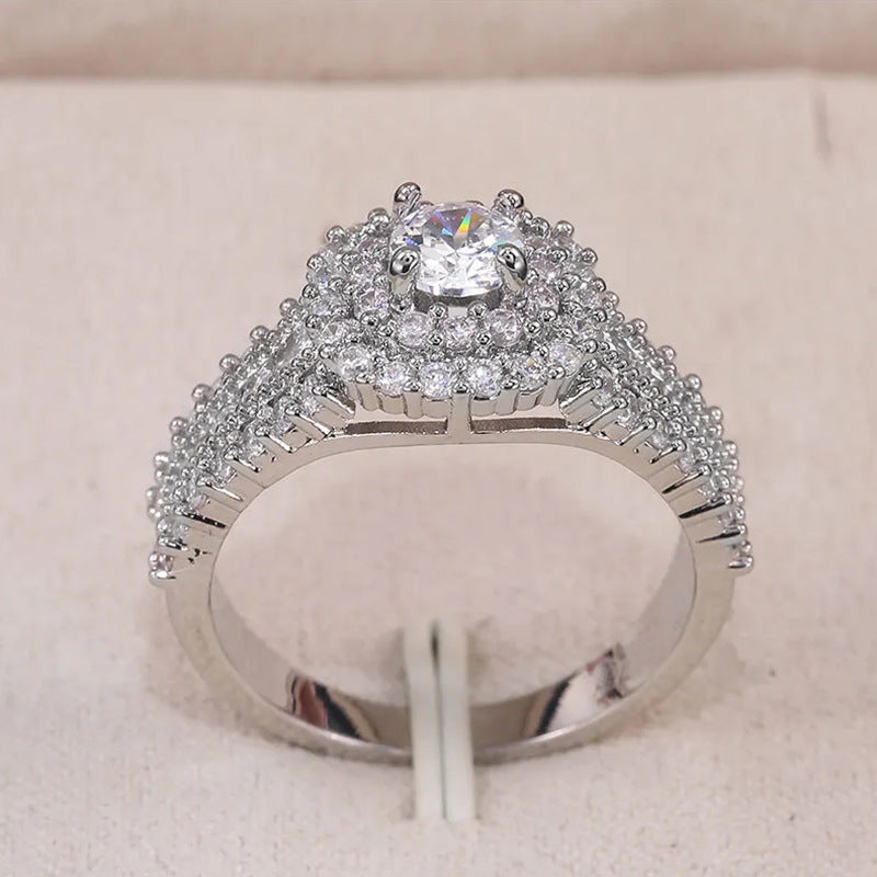 Damen Funkelnder Ring mit kunstvoller Zirkonia-Besetzung Shop Nory