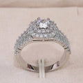 Damen Funkelnder Ring mit kunstvoller Zirkonia-Besetzung Shop Nory