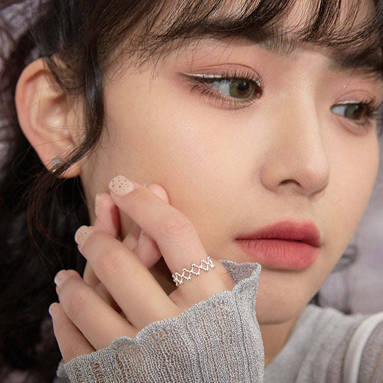Damen filigree ring in modern vintage design Shop Nory