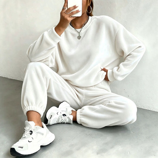 Damen Kuscheliges Velours-Lounge-Set mit Oversize-Sweatshirt und Joggerhose Shop Nory